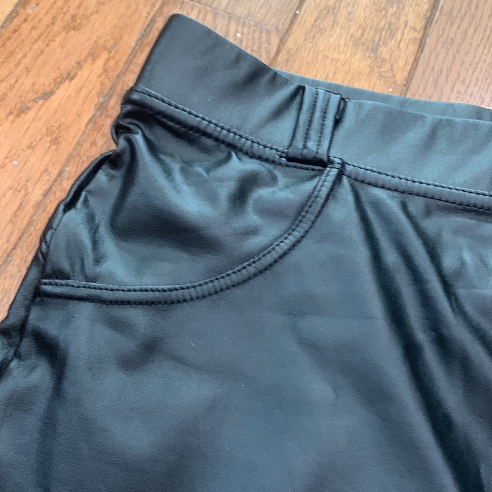 Ladies faux leather leggings XXL faux pockets and closure bum lifting fit